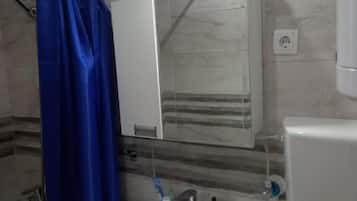 Studio, 1 Bedroom, Smoking, City View | Bathroom
