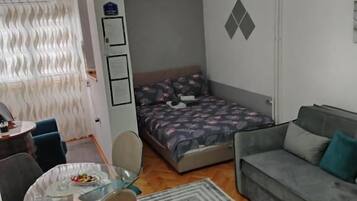 Studio, 1 Bedroom, Smoking, City View | 1 bedroom