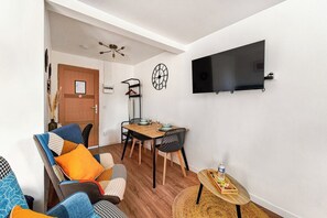 TV - Luxury studio downtown near train station (Cambrai)