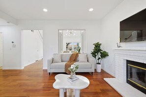 Smart TV, fireplace, table football, computer monitors