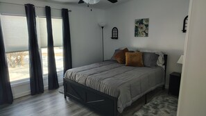 3 slaapkamers, een bureau, gratis wifi, beddengoed