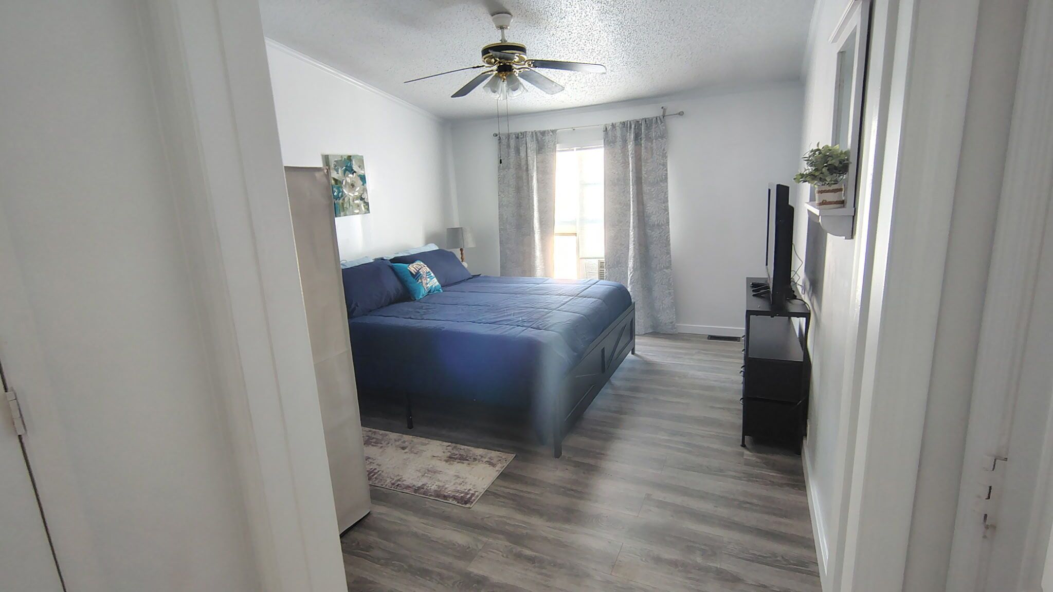 3 bedrooms, desk, free WiFi, bed sheets