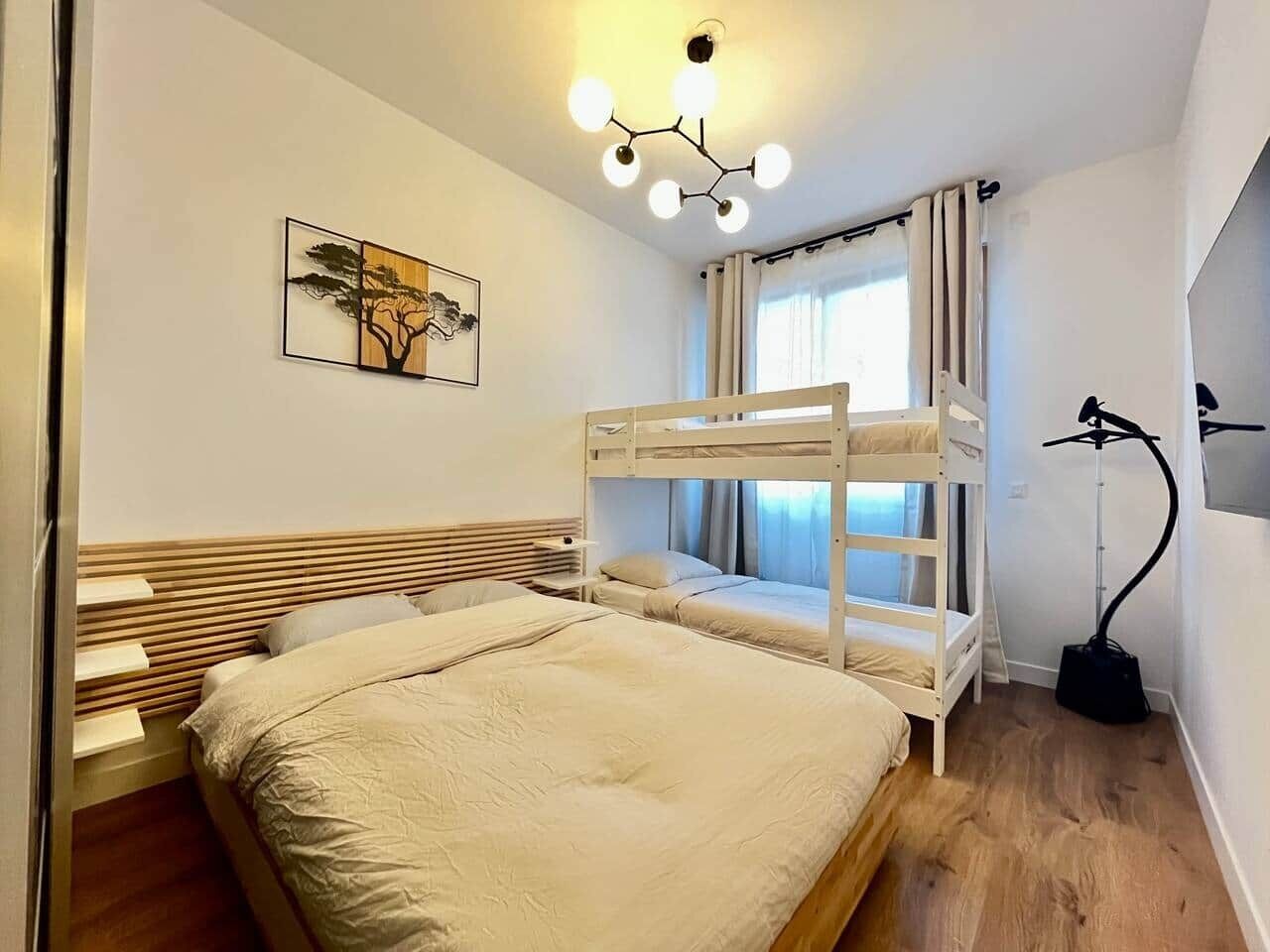 Iron/ironing board, free WiFi, bed sheets