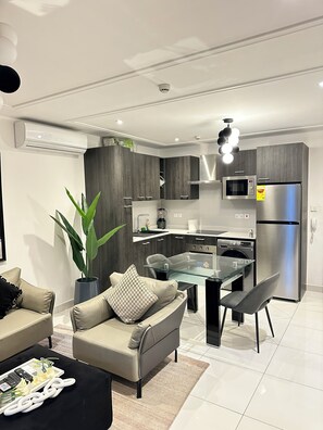 Interior - Peravi Suites at Loxwood (Accra)