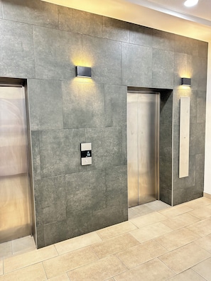 Interior - Peravi Suites at Loxwood (Accra)