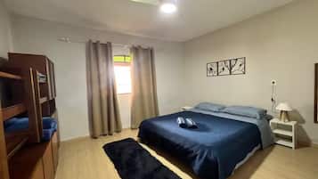 3 soverom, strykejern/-brett, wi-fi og sengetøy