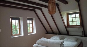 4 bedrooms, iron/ironing board, Internet, bed sheets - Gite du manoir de Keryvoas 900 m from Boutrouilles beach (Kerlouan)