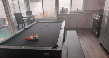 3-bedroom House with private pool close to The Las Vegas Strip