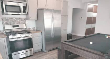 3-bedroom House with private pool close to The Las Vegas Strip