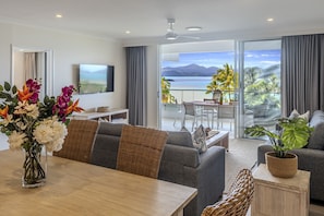 Smart TV - Hibiscus 201 (Sea View) & Free Buggy-Hamilton Island (Hamilton Island)