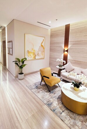 Interior - Modern Deluxe Studio in Dubai (Al Jaddaf)