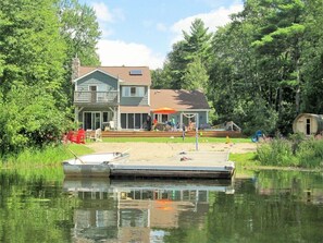 Exterior - Lakeside Memories Await at Trenanthia's "The OG" Cottage (Gravenhurst)