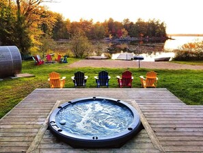 Terrace/patio - Lakeside Memories Await at Trenanthia's "The OG" Cottage (Gravenhurst)