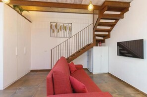 TV - Detached house historical center of Catania (Catania)