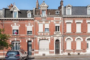 Exterior - Beautiful, bright studio in a central location - Very close to the station (Cambrai)