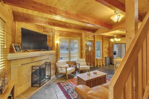 Interior - Walk to Beach! Lakeview Cabin • Ski, Bike & Golf Nearby (Tahoe Vista)