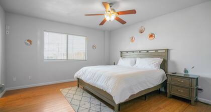 Fantastic 3-bedroom house with AC in sunny Twentynine Palms right off the 29 Hwy