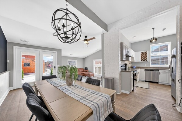 Interior - The Captain's Quarters at Soulard (St. Louis)