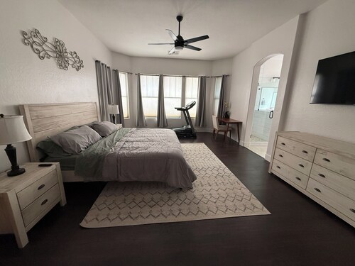 Spacious 4-bedroom house in lovely Buckeye neighborhood with pool!