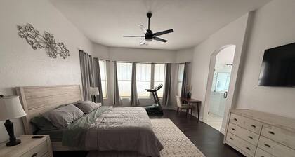 Spacious 4-bedroom house in lovely Buckeye neighborhood with pool!