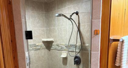 3-bedroom house in a quiet rural area just outside Jasper.