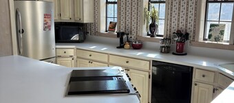 3-bedroom house in a quiet rural area just outside Jasper.