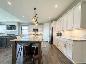 Fridge, microwave, oven, stovetop - Fairways Townhome | Birchwood Golf & CC (Harbor Springs)