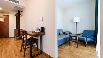 Junior Suite, Mountain View | Living area