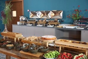 Daily continental breakfast for a fee