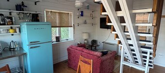 Adorable 1-bedroom apt in downtown charming Camden