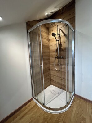 Shower, towels, toilet paper - Bartoch- spa, outdoor, quiet (Boulogne-sur-Mer)