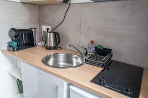 Microwave, stovetop - Charming, light-filled studio - Centre-ville-Gare (Cambrai)