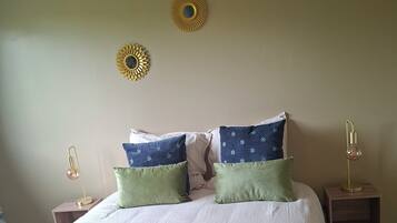 2 habitaciones, tabla de planchar con plancha, wifi y ropa de cama