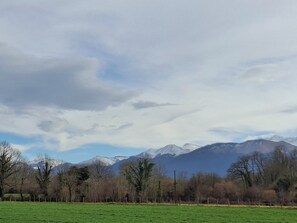 Miscellaneous - A stopover in the mountains and vineyards (Gan)