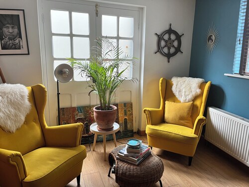 Lovely 3-bedroom cottage in Schull, perfect for a relaxing getaway