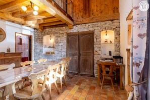 Dining - PIERRE ET BOIS - MONTSAPEY (MONTSAPEY)