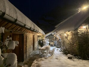 Terrace/patio - PIERRE ET BOIS - MONTSAPEY (MONTSAPEY)