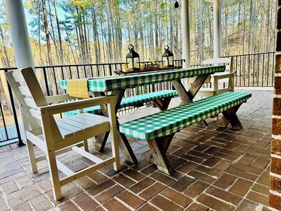 Luxury Masters Rental 5BR 4.8 Acre Estate, Fire Pit, Gym, 2 Verandas