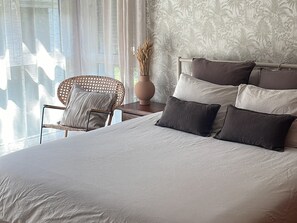 7 bedrooms, iron/ironing board, WiFi, bed sheets