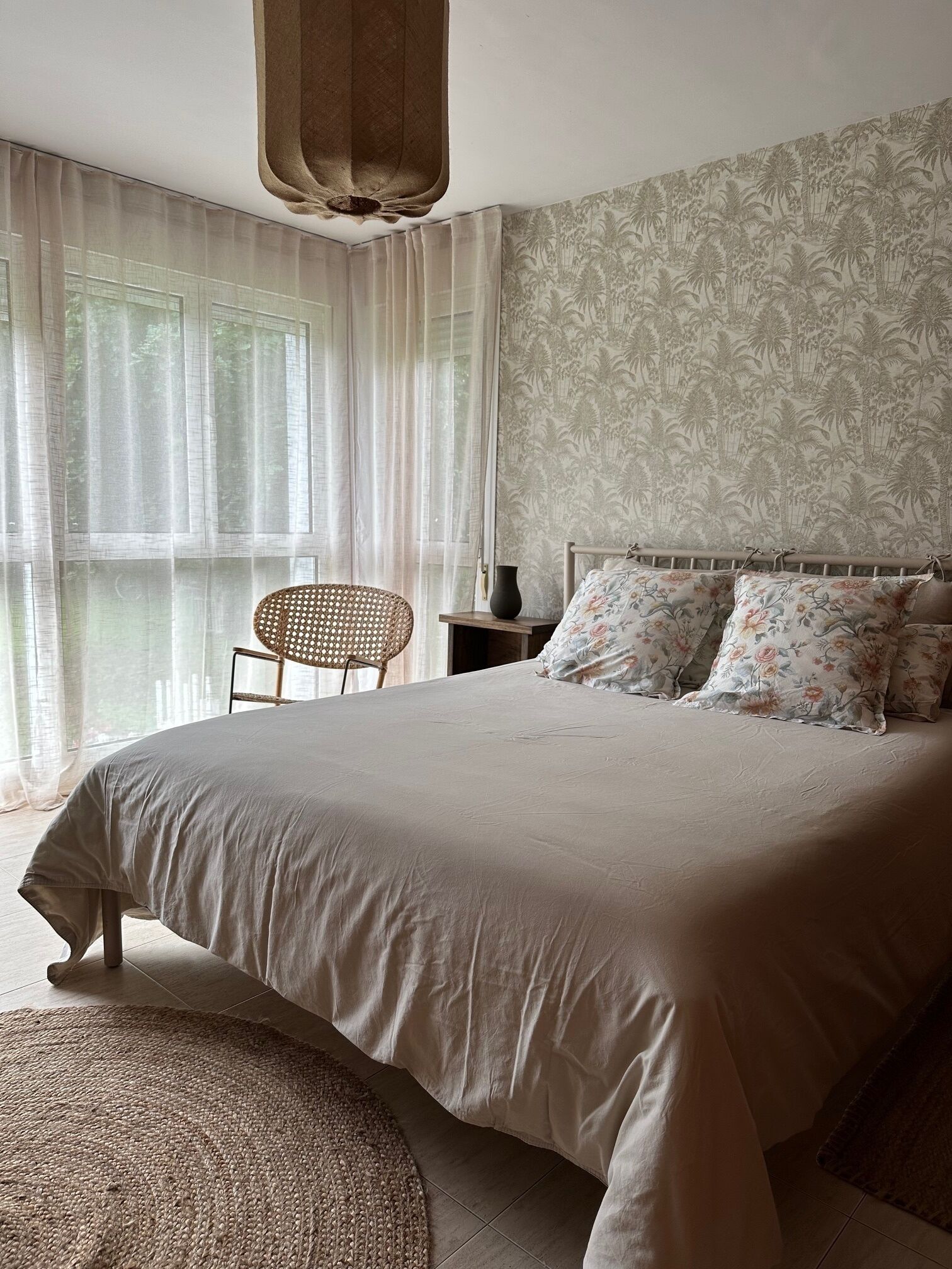 7 bedrooms, iron/ironing board, WiFi, bed sheets