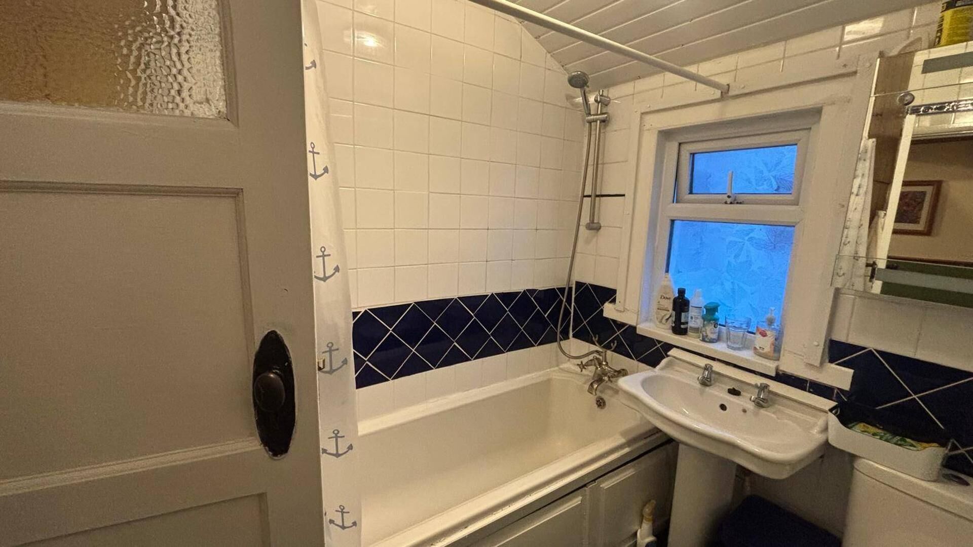 淋浴设施、吹风机、毛巾