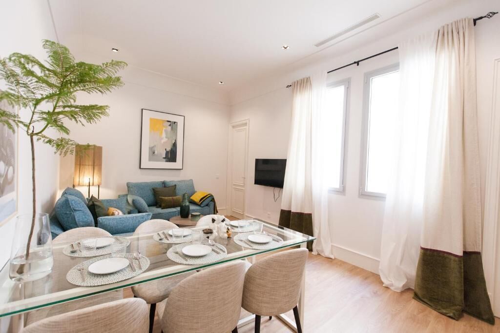 Modern Comfort & Timeless Charm In Central Seville  Secure Your Dates! - Seville