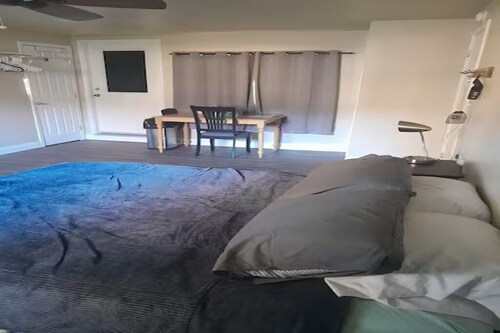 1bedroom studio in charming Rough and Ready with kitchenet, private bathroom