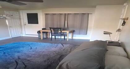 1bedroom studio in charming Rough and Ready with kitchenet, private bathroom