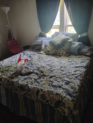 1 habitación, tabla de planchar con plancha, wifi y ropa de cama 