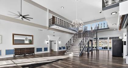 Lux Mins To Atrium Health & Charlotte Airport