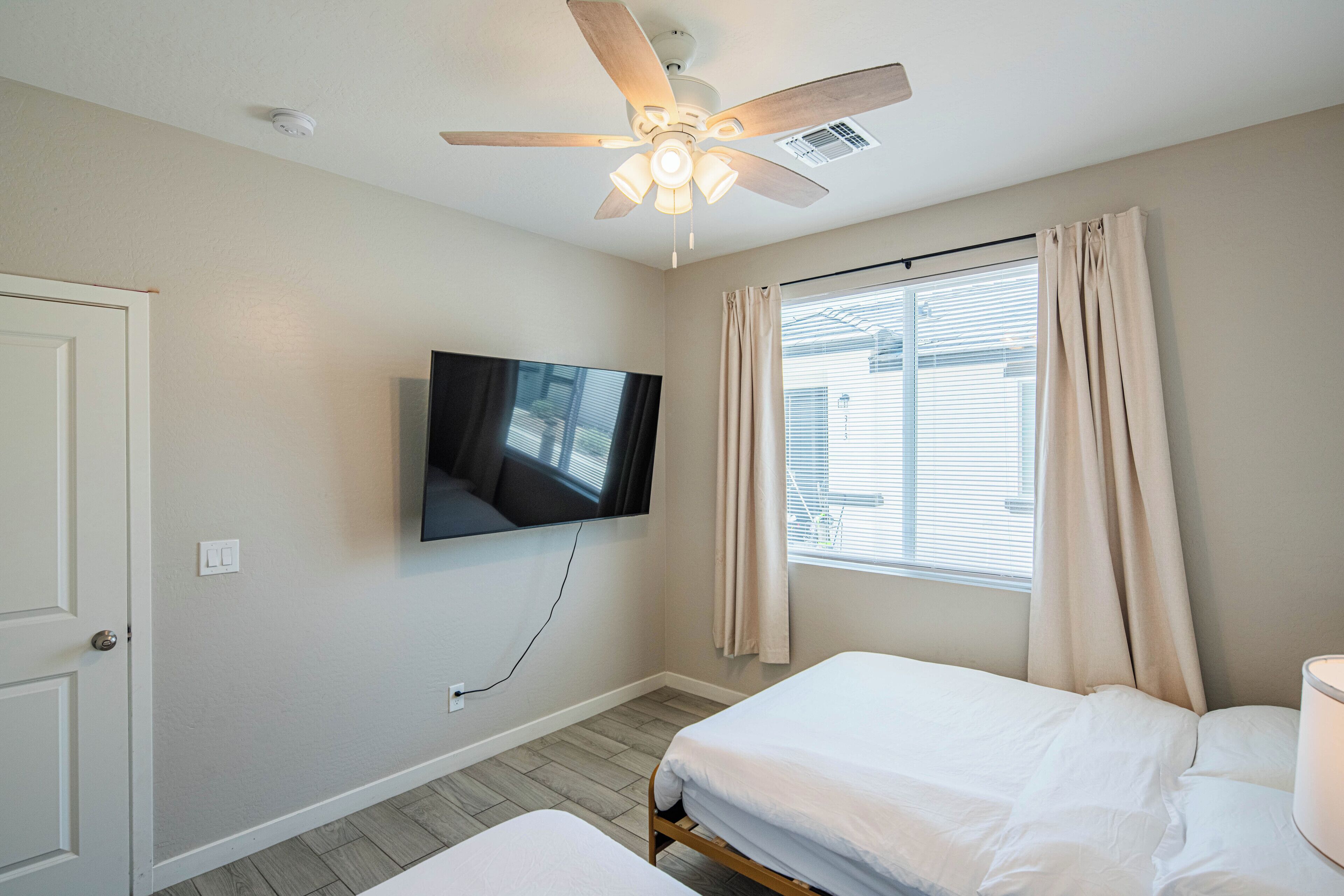 Iron/ironing board, free WiFi