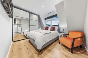 2 habitaciones, tabla de planchar con plancha, wifi y ropa de cama 
