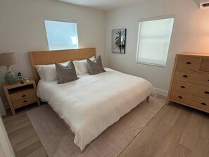1 bedroom, WiFi, bed sheets - Renovated 1 Bedroom, Boutique Mid-Century Building (Fort Lauderdale)