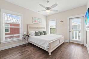 5 Schlafzimmer, Schreibtisch, Bügeleisen/Bügelbrett, kostenloses WLAN